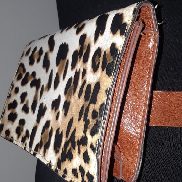 Faux Leather Leopard Print bag - Picture 3 of 5